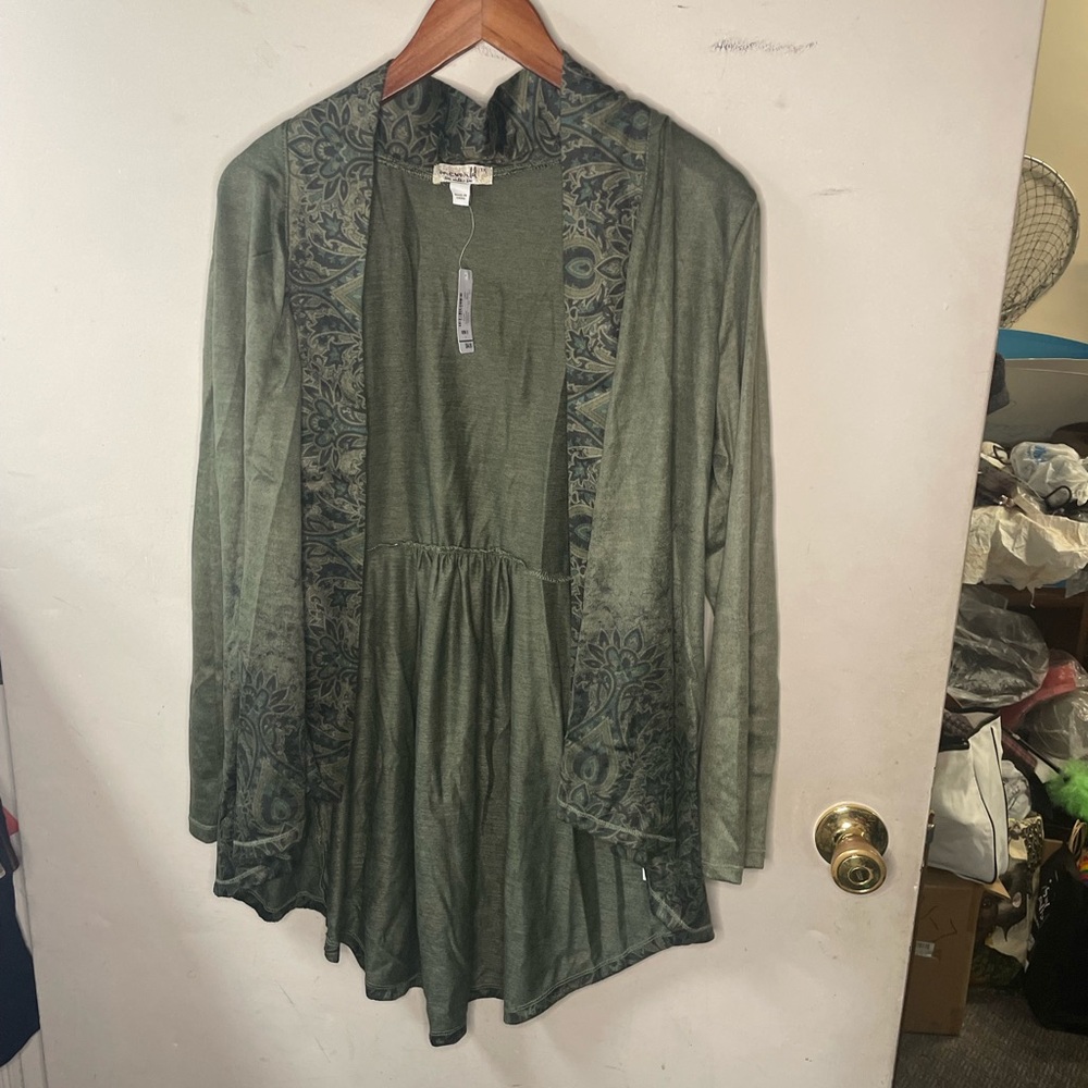 One World size 1X open style, longer back, soft forest green, long sleeve wrap